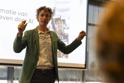 Laurens presenteert over transformatie van werk