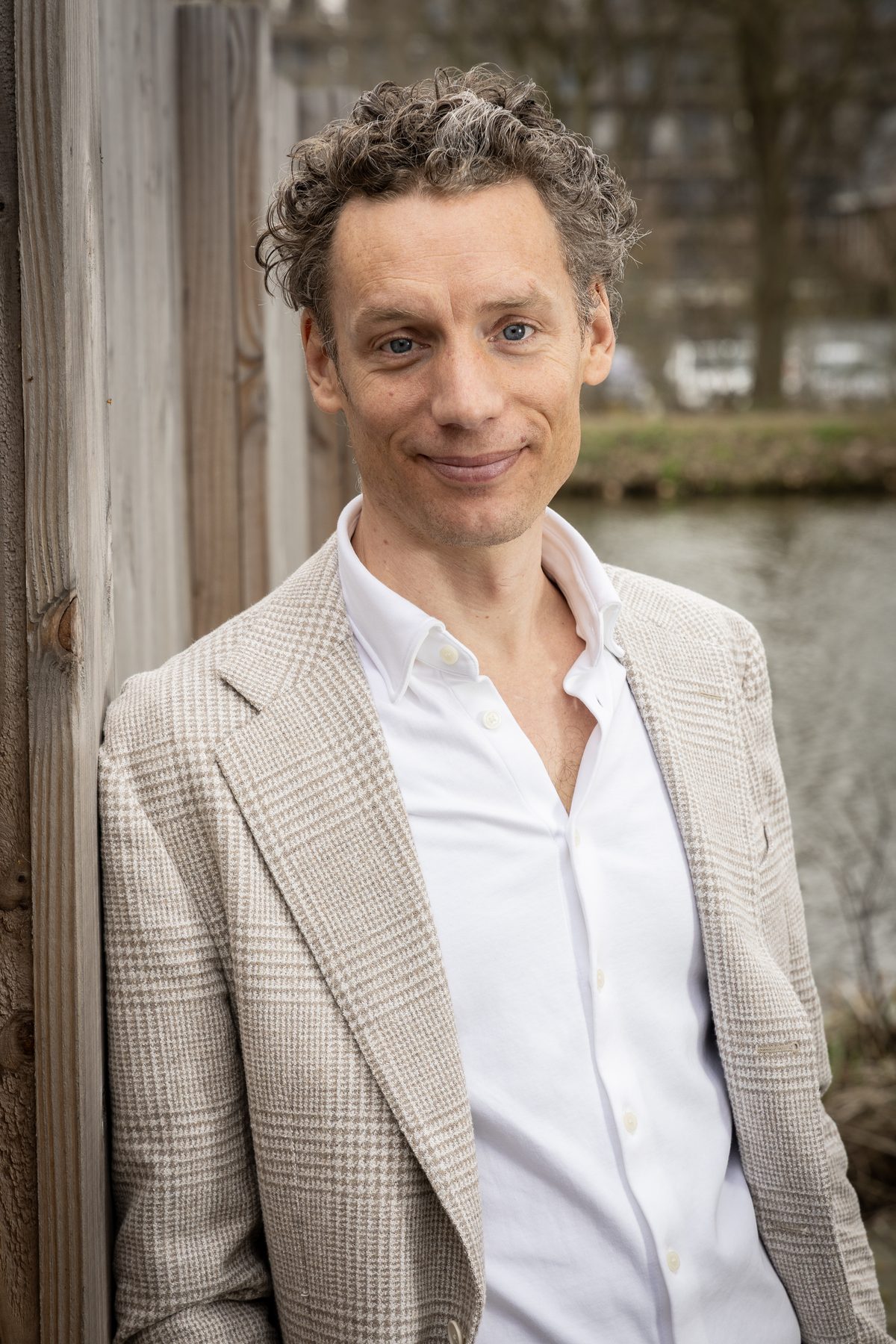 Laurens Waling, ontspannen portret buiten